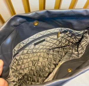 BOLSA CC 22 SHINY CALFSKIN MEDIA CINZA