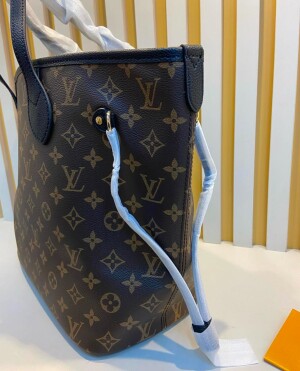 BOLSA LV NEVERFULL INSIDE OUT MONOGRAM PRETA