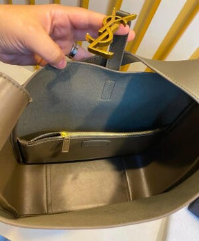 BOLSA SAINT LAURENT LE 5 A 7 SOF PEQUENA CINZA